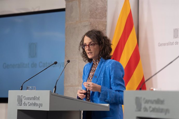 La consellera de Igualdad y Feminismos de la Generalitat de Cataluña, Tnia Verge, interviene en una rueda de prensa tras el Consell Executiu, a 22 de noviembre de 2022, en Barcelona, Catalunya (España). Durante el Consell Executiu se ha aprobado el Pro