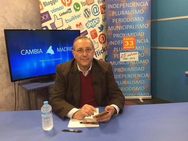 El alcalde de Morata de Tajuña, Ángel Sánchez, en una entrevista en Canal 33 TV de Madrid