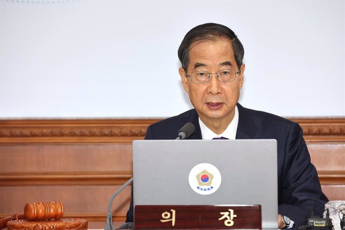 14 November 2022, South Korea, Seoul: South Korean Prime Minister Han Duck-soo speaks during a Cabinet meeting at the government complex. Photo: -/YNA/dpa