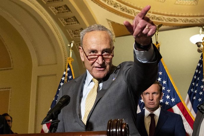 Archivo - El líder de la mayoría demócrata en el Senado, Chuck Schumer.