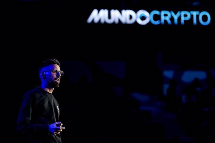 Archivo - El CEO y organizador del evento Mundo Crypto, Mani Thawani, en el WiZink Center, a 26 de agosto de 2022, en Madrid (España). 