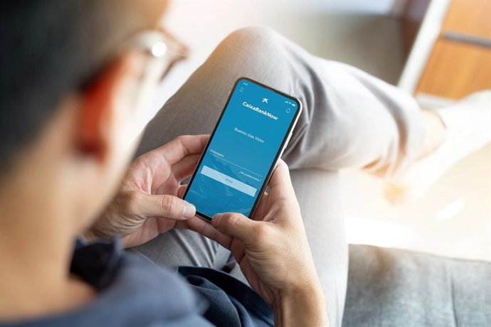 Un usuario de CaixaBank