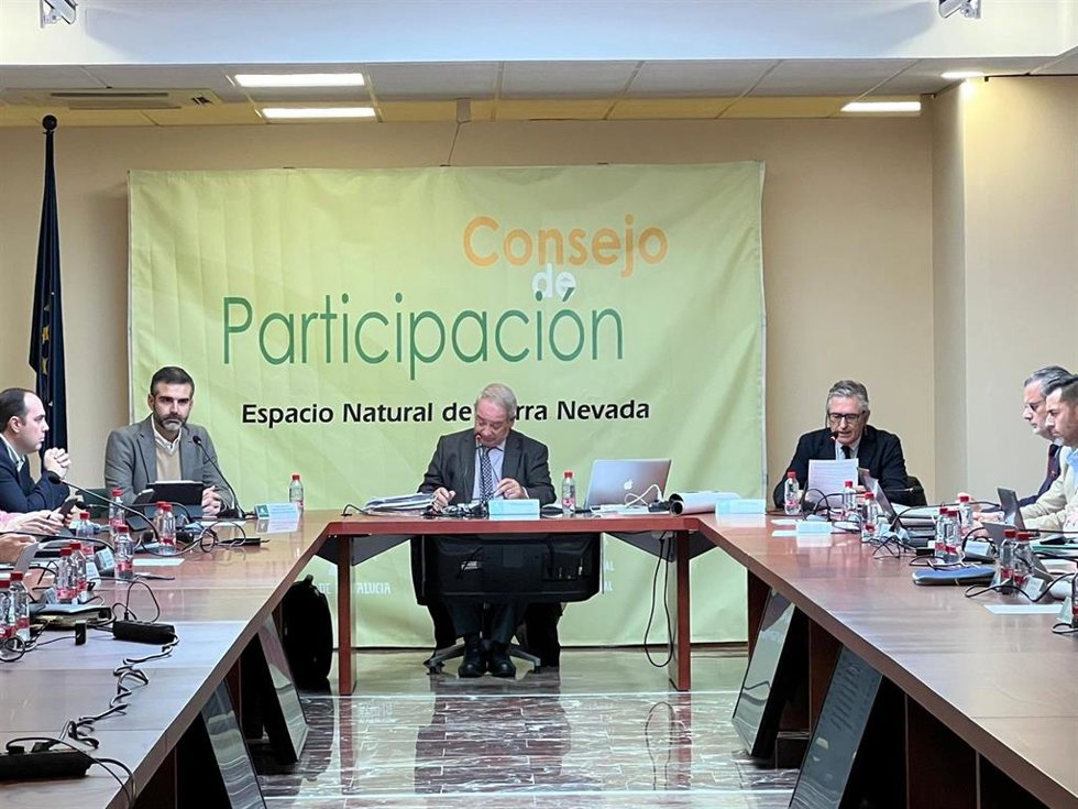 El consejero de Sostenibilidad interviene por primera vez en el Consejo de Participación de Sierra Nevada.