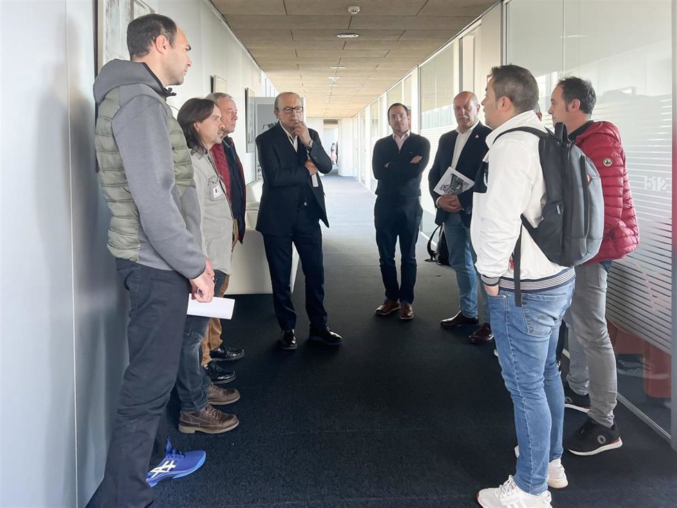 Reunión del comité de empresa de Gamesa Electric Reinosa con el consejero de Industria, Javier López Marcano.