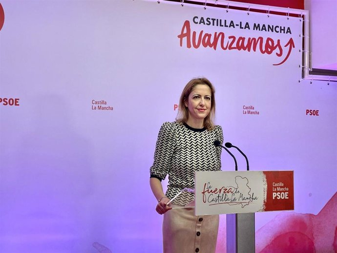 La vicesecretaria general del PSOE de Castilla-La Mancha y eurodiputada, Cristina Maestre, en rueda de prensa.
