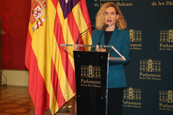 La presidenta del Congreso de los Diputados, Meritxell Batet, interviene en una audiencia con el presidente del Parlament, Vicen Thomas. 