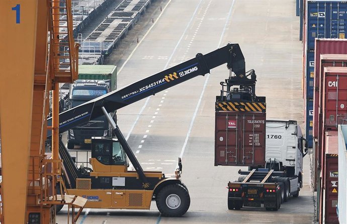 Los transportistas surcoreanos reanudan su trabajo tras el final de la huelga 