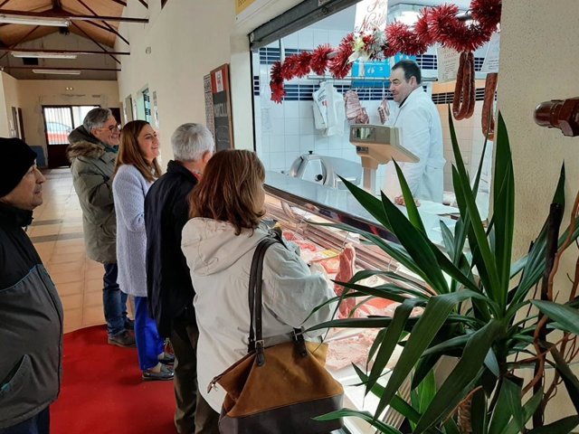 Visita de la delegada, Virginia Barcones, a Pradoluengo (Burgos).