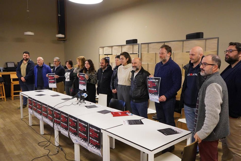 Representantes de quince organizaciones que apoyan las movilizaciones en Galicia contra la reforma del Código Penal que introducirá el delito de desórdenes públicos agravados.