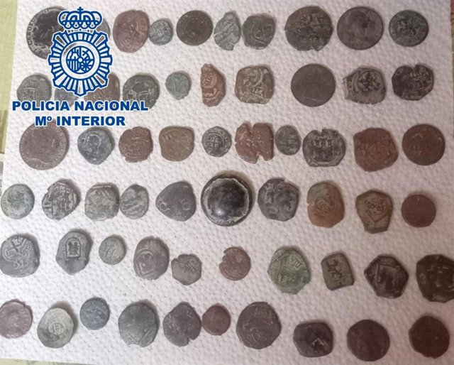 Monedas recuperadas de los siglos IV y XVII.