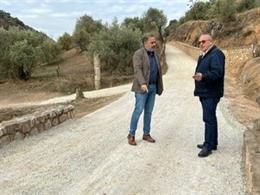 El concejal de Mantenimiento del Ayuntamiento de Granada, Jacobo Calvo, en el paseo de Beas