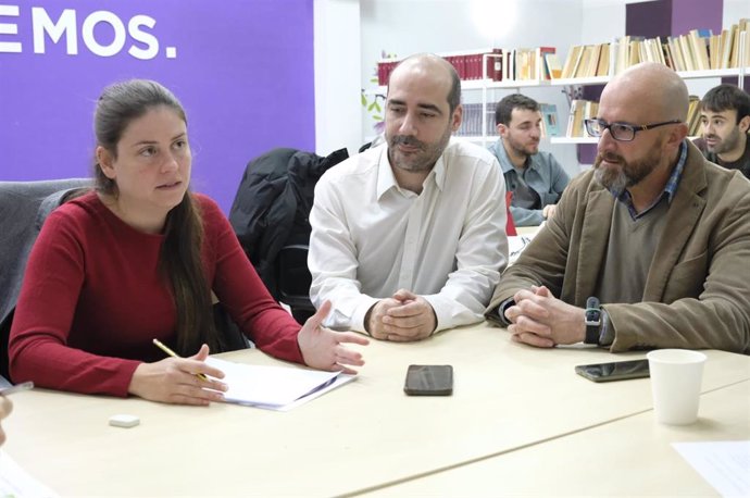 Diversos cargos de Podemos participan en la tercera jornada participativa para la confección del progaama electoral de la formación para el próximo ciclo electoral en la sede de Mallorca