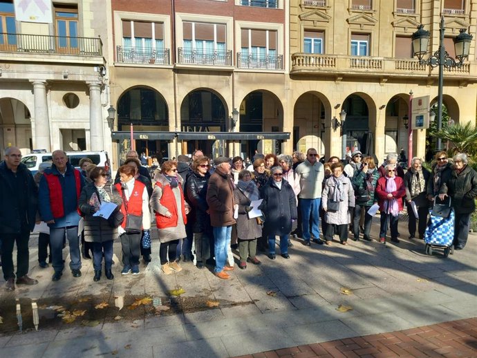 Cáritas pide en una concentración promover la ILP a favor de la regularización extraordinaria de personas migrantes