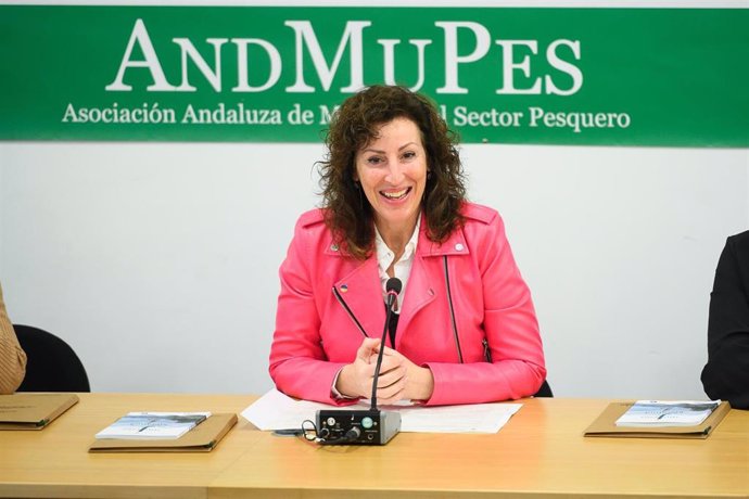 La alcaldesa de Almería, María del Mar Vázquez, en la Asamblea General Extraordinaria de Asociación Andaluza de Mujeres del Sector Pesquero