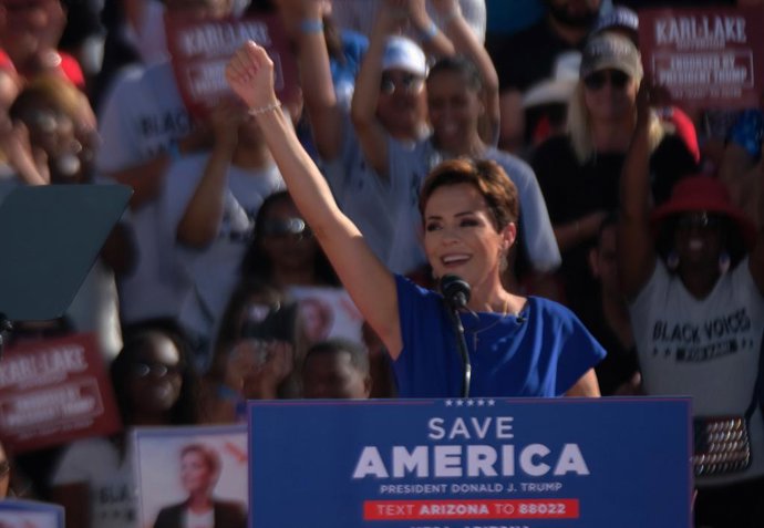 Archivo - La candidata del Partido Republicano a gobernadora del estado norteamericano de Arizona, Kari Lake