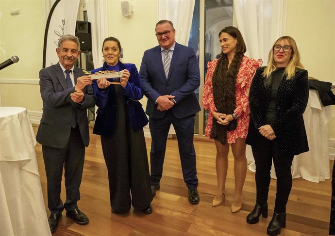 El Presidente De Cantabria, Miguel Ángel Revilla,  La Consejera De Empleo, Eugenia Gómez De Diego, Y La Alcaldesa De Santander, Gema Igual, Asisten A La Gala Anual Y A La Entrega De La VII Edición Del Premio Trainera Que Organiza Afilia Inmobiliarias