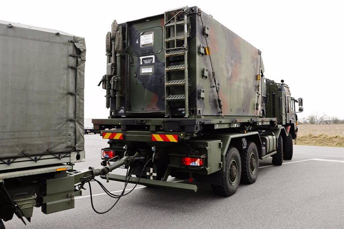 Archivo - Un convoy de las Fuerzas Armadas de Alemania traslada a Eslovaquia baterías de misiles antiaéreos Patriot ante la guerra en Ucrania