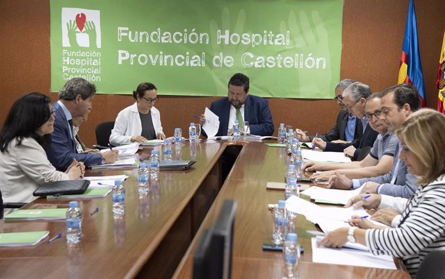 Reunión de la Fundación Hospital Provincial que preside el presidente de la Diputación de Castellón, José Martí