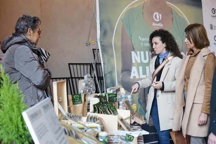 La Real Fábrica de Cristales de La Granja acoge la VIII Caravana de Alimentos de Segovia con 23 expositores