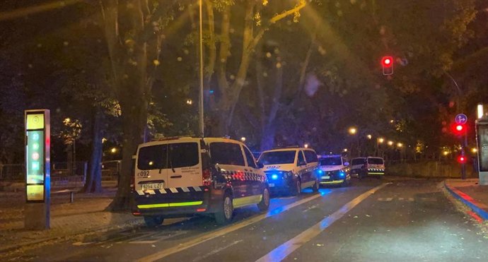 Archivo - Imagen de archivo de vehículos de la Policía Municipal de Pamplona.