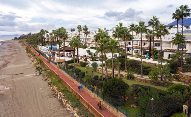 El Ayuntamiento de Estepona finaliza las obras de un nuevo tramo de corredor litoral en Dominion Beach