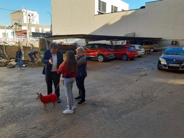 El presidente de Emaya y regidor de Medio Ambiente y Bienestar Animal, Ramon Perpinyà, visita la zona afectada por la rotura de una tubería.