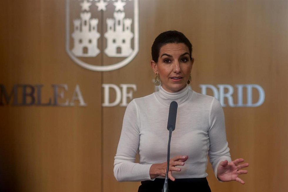 La portavoz de Vox en la Asamblea de Madrid, Rocío Monasterio, interviene en rueda de prensa en una sesión plenaria en la Asamblea de Madrid, a 17 de noviembre de 2022, en Madrid (España).