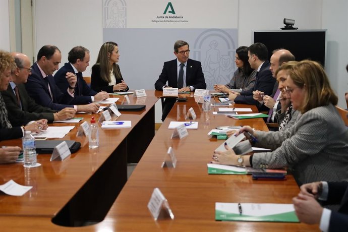 El consejero de Política Industrial y Energía, Jorge Paradela, ha presidido en Huelva la constitución de la Comisión Interdepartamental para la Promoción de la Minería Sostenible.