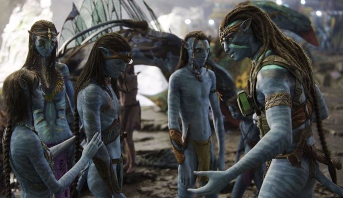 James Cameron explica por qué los na'vi de Avatar 2: El sentido del agua son azules