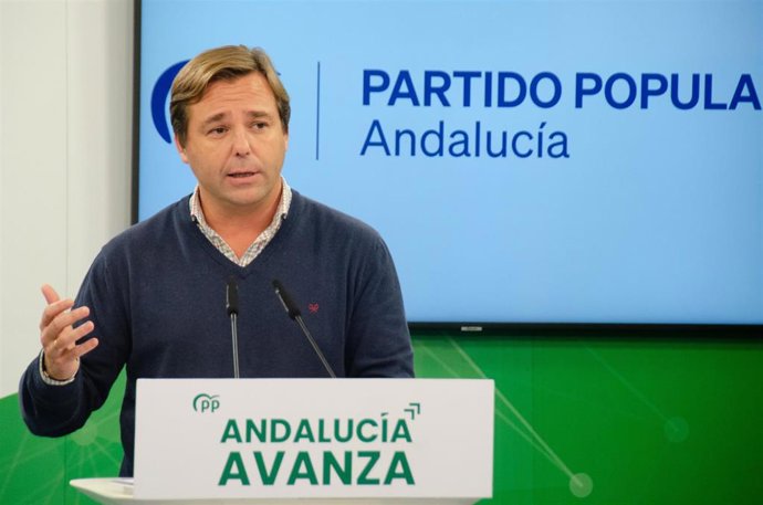 El secretario general del PP-A, Antonio Repullo, este lunes en rueda de prensa.