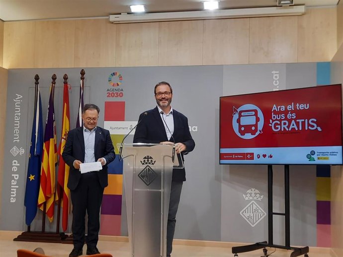 Hila y Marí, antes de la rueda de prensa.