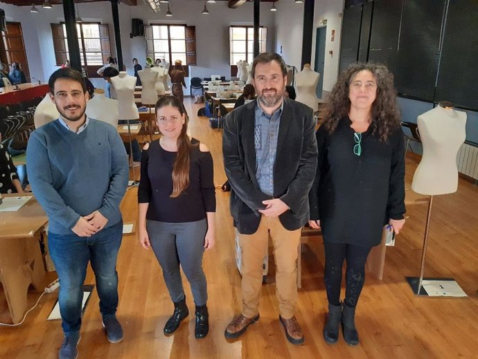 El director insular de residuos, Juan Carrasco, la consellera de Sostenibilidad y Medio Ambiente, Aurora Ribot, el director general de Residuos y Educación Ambiental, Sebasti Sans, y la directora general de la Fundació Deixalles, Francesca Martí.