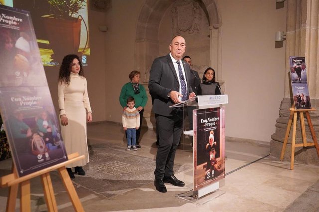 El presidente de la Diputación, Miguel Ángel de Vicente, acompañado por la diputada de Empleo, Promoción Provincial y Sostenibilidad, Noemí Otero.