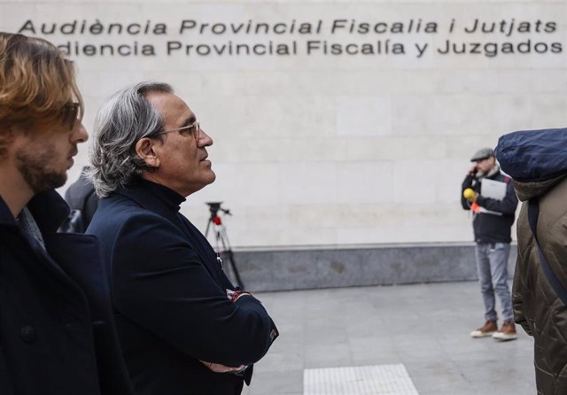 El exalcalde de Gandia Arturo Torró a su llegada a los juzgados para ser juzgado por un delito de malversación de caudales públicos