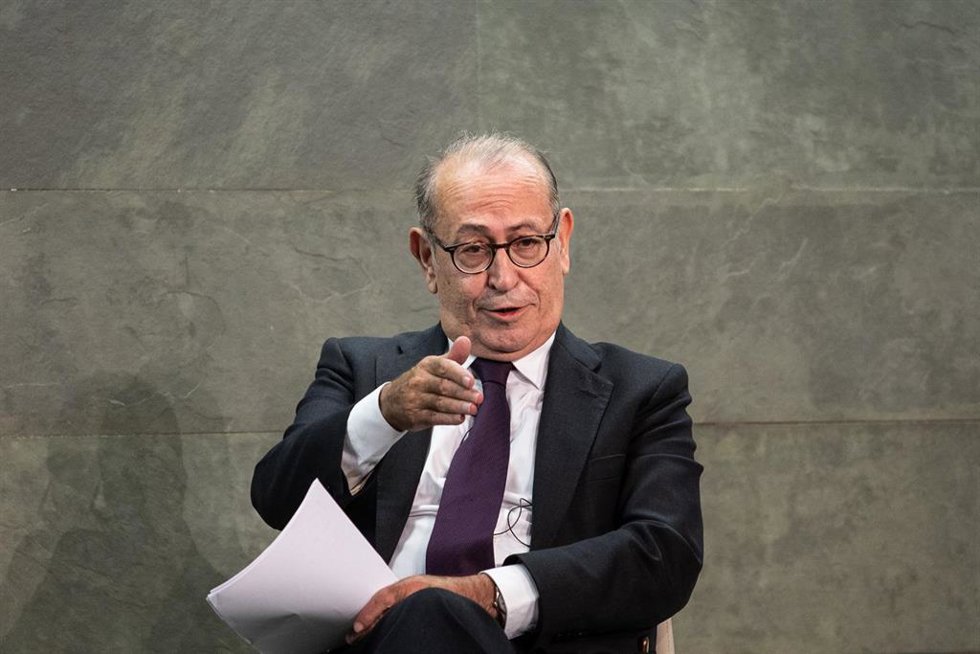 Archivo - El presidente de la Fundación para la Libertad, Nicolás Redondo, interviene en el debate El papel del periodismo en el escenario del poder, a 20 de octubre de 2021, en Madrid (España). La Fundación Rafael del Pino organiza este debate sobre 