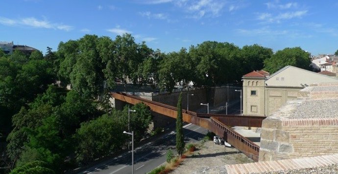 Archivo - Imagen de archivo de la pasarela de Labrit.