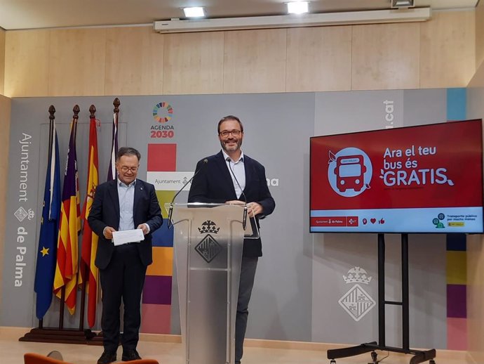 Hila y Marí, antes de la rueda de prensa.