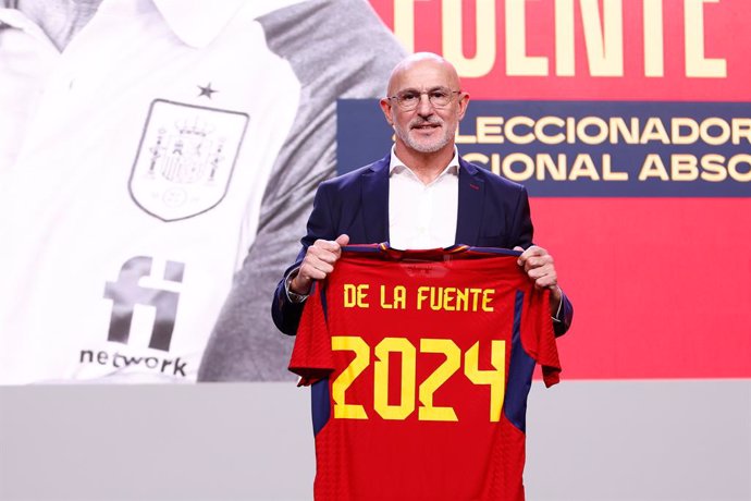 Luis de la Fuente attends during his presentation as new head coach of Spain football team at Ciudad del Futbol on december 12, 2022, in Las Rozas, Madrid, Spain.