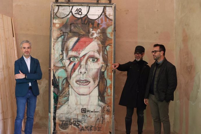 El Centre del Carme Cultura Contempornia (CCCC) de Valncia ha dado la bienvenida al grafiti indultado David Bowie