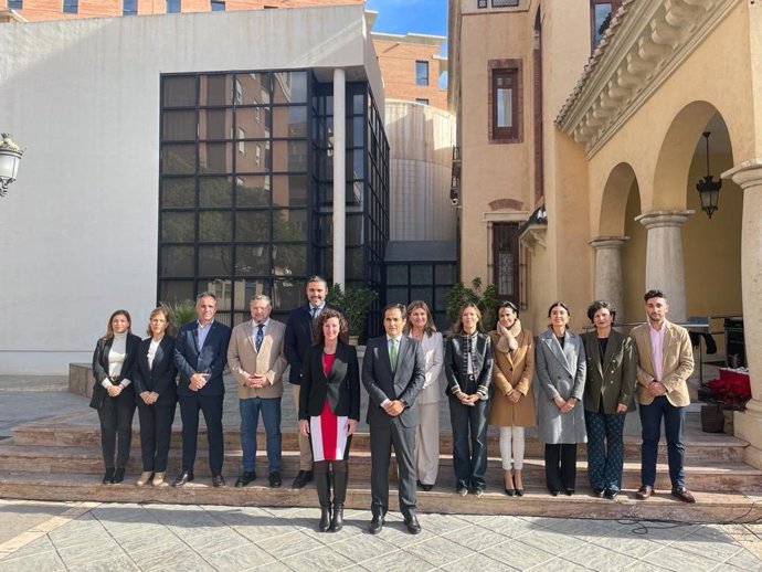 La alcaldesa de Almería junto al consejero de Justicia.