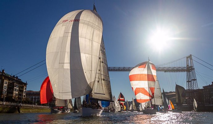 Archivo - Las aguas vizcaínas del Abra acogerán el sábado la Regata del Gallo-Hyundai, con la presencia de 70 embarcaciones