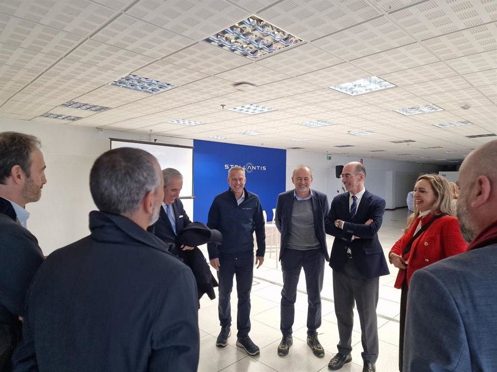 Ignacio Bueno, entre otros, en la presentación de la ruta marítima.