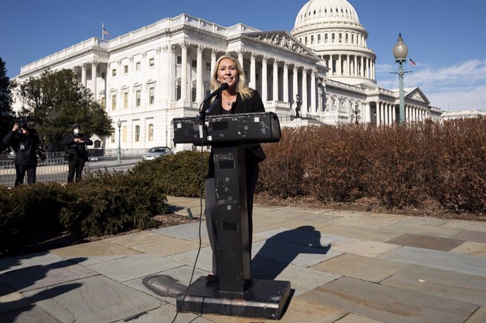 Archivo - 05 February 2021, US, Washington: US Republican Representative Marjorie Taylor Greene speaks to media outside the US Capitol, a day after the House voted to strip her of committee assignments over her controversial on conspiracy theories. Phot