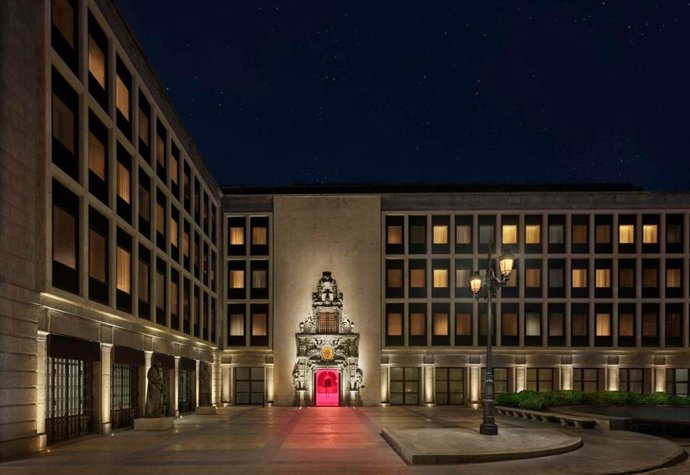El antiguo Monte de Piedad de Caja Madrid recibe el premio arquitectónico a la transformación en hotel de lujo