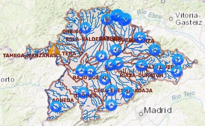 Mapas de estaciones de aforo en la cuenca del Duero con alerta en el río Tera a su paso por Puebla de Sanabria (Zamora).