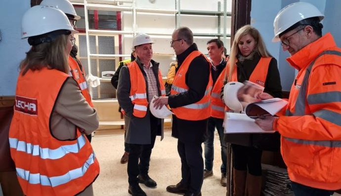 El consejero de Educación visita las obras del CRIET de Alcorisa (Teruel)