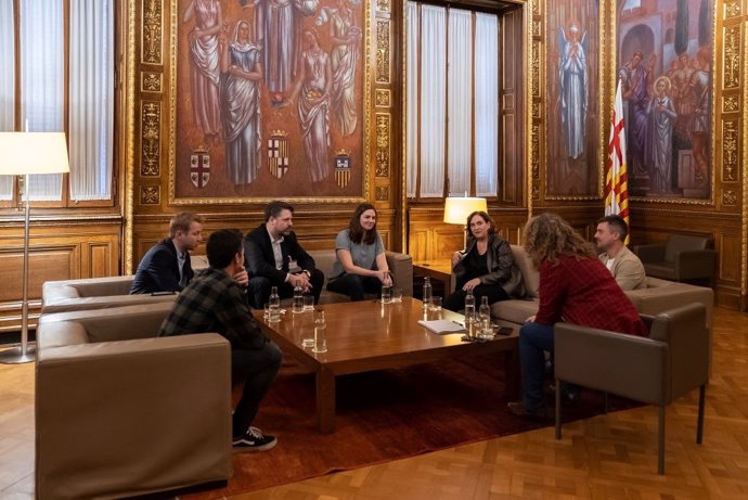 L'alcaldessa de Barcelona, Ada Colau, amb jurat d'experts 