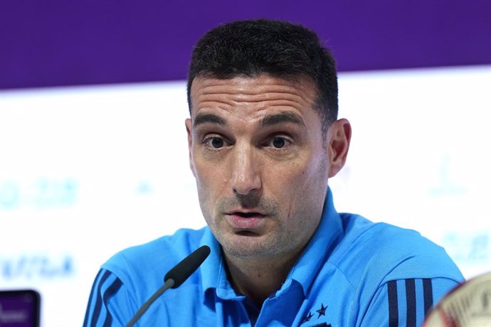 12 December 2022, Qatar, Doha: Argentina manager Lionel Scaloni attends a press conference for the Argentina national soccer team at the Main Media Centre ahead of Tuesday's FIFA World Cup Qatar 2022 semifinal soccer match against Croatia. Photo: Adam D