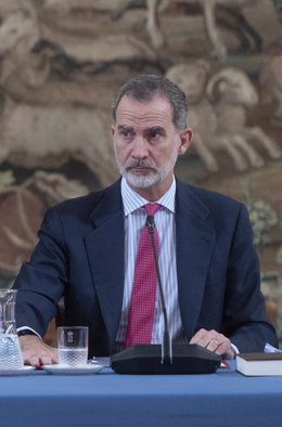 El Rey de España, Felipe VI, durante la reunión del Patronato de la Fundación Pro Real Academia Española (Fundación Pro - RAE), en el Palacio Real de El Pardo, a 12 de diciembre de 2022, en Madrid (España). 