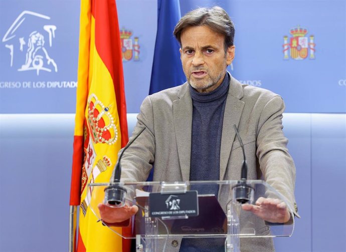 El líder de Unidas Podemos en el Congreso, Jaume Asens, ofrece una rueda de prensa antes de participar en la Junta de Portavoces del Congreso de los Diputados, a 29 de noviembre de 2022, en Madrid (España).